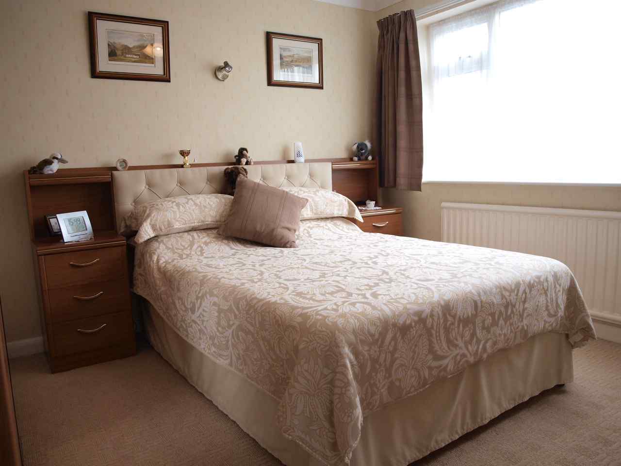 resized-2349823-bedroom two.jpg